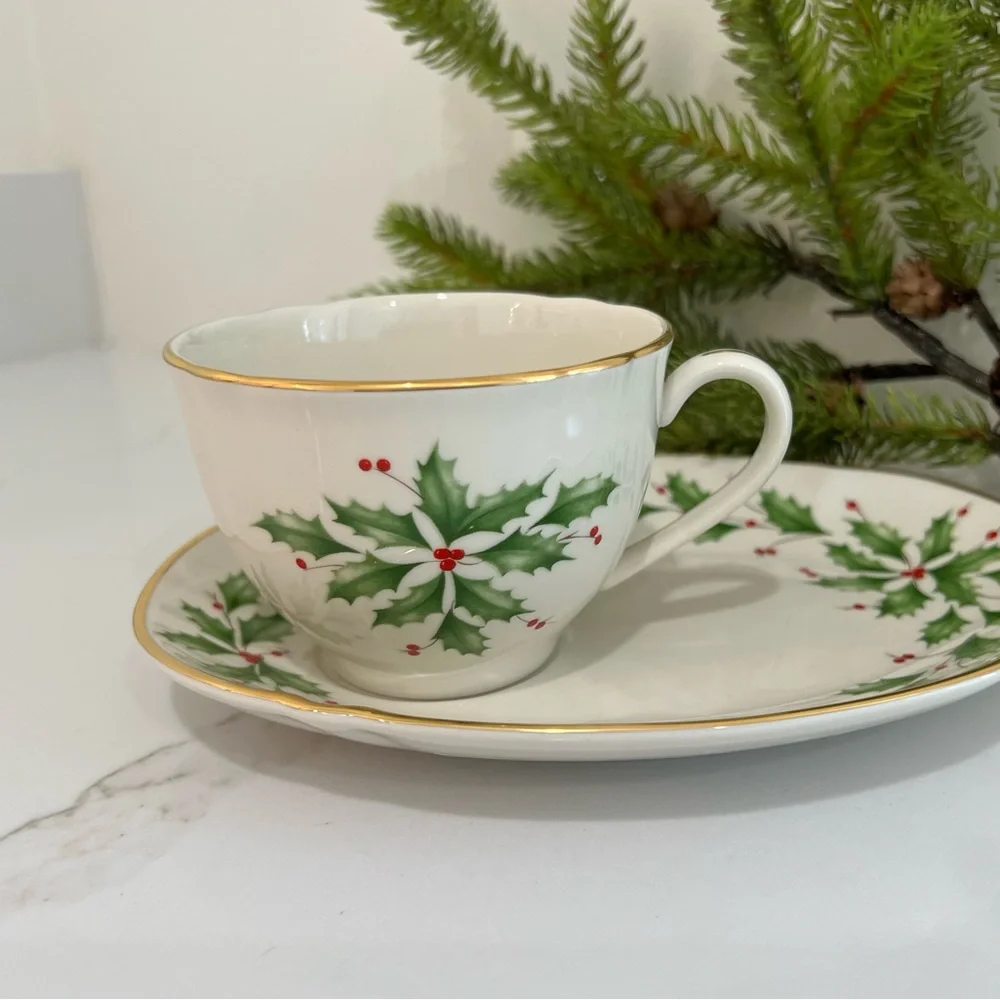 Lenox Holiday Fluted Cup and Dessert Plate Set - Picture 3 of 14
